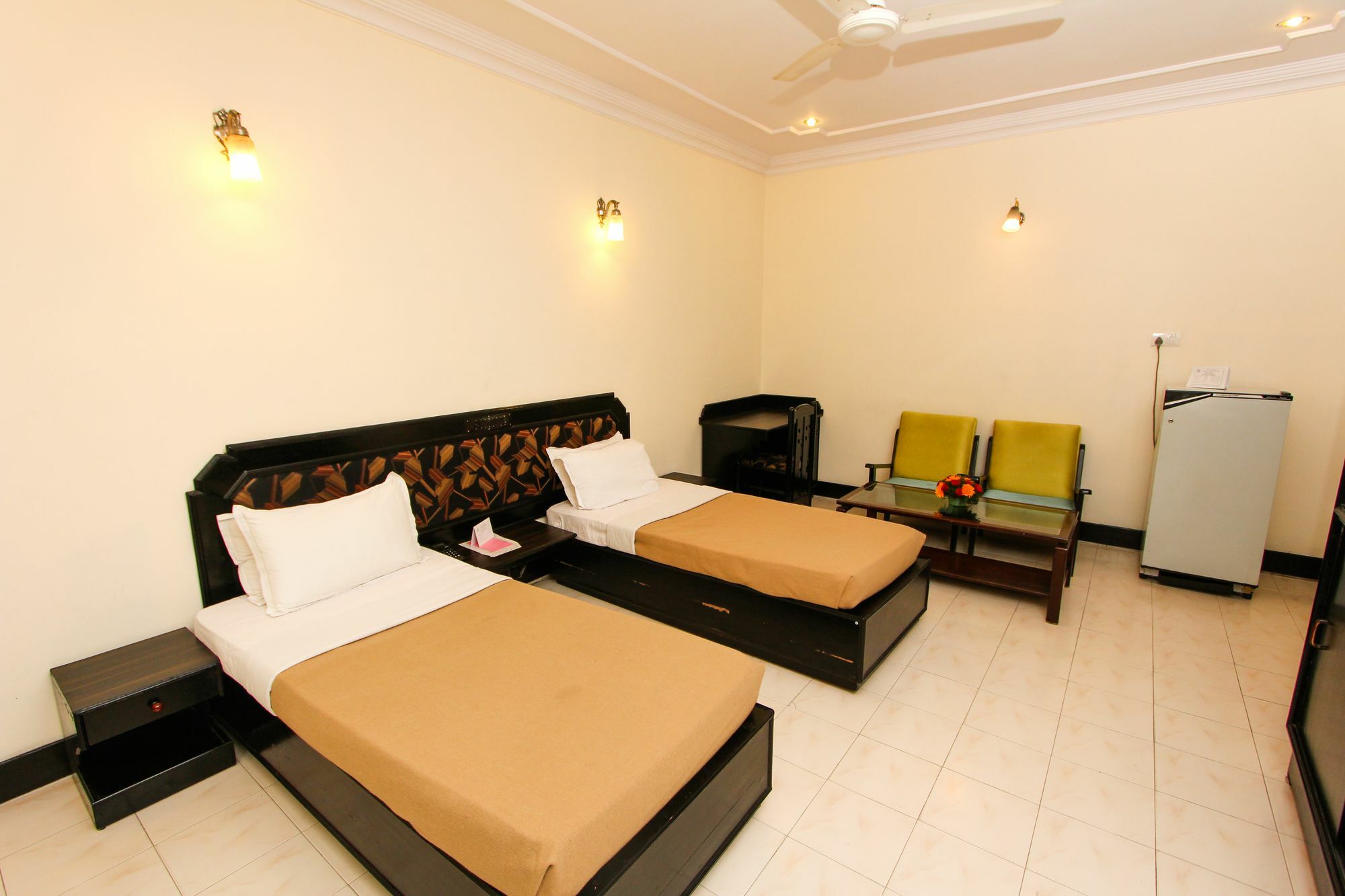 Hotel Ballal Residency Bangalore Bagian luar foto